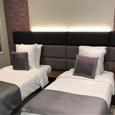 Flat Midi 33 Aparthotel 3*